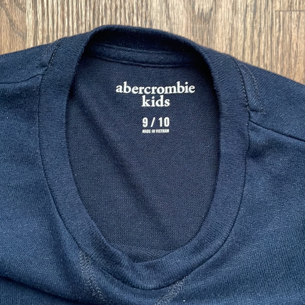 Abercrombie Kids boys lot of 2 long sleeve tee and joggers size 9-10 EUC - Picture 3 of 5